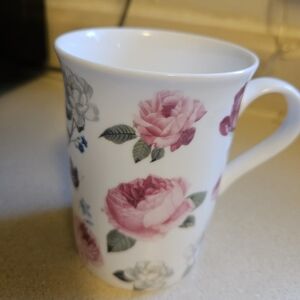 ❌SOLD Dainty floral tea mug